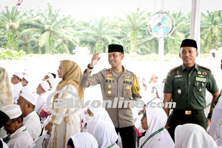 Kapolres Serdang Bedagai Menyemai Makna Spiritual di Acara Tepung Tawar Jamaah Haji 2024