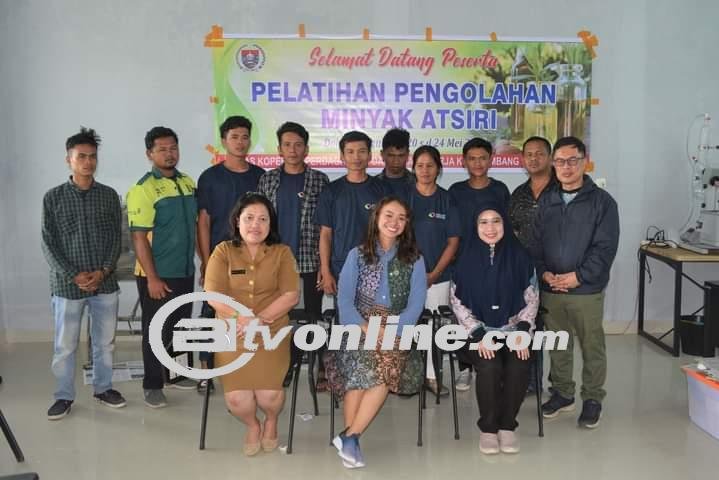 Dinas Kopenaker Humbahas Mengadakan Pelatihan Pengolahan Minyak Atsiri