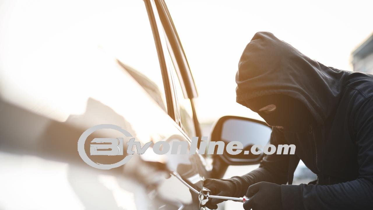 Dua Maling Bobol Central Lock Mobil dan Mencuri Tas, Peringatan Untuk Selalu Waspada!