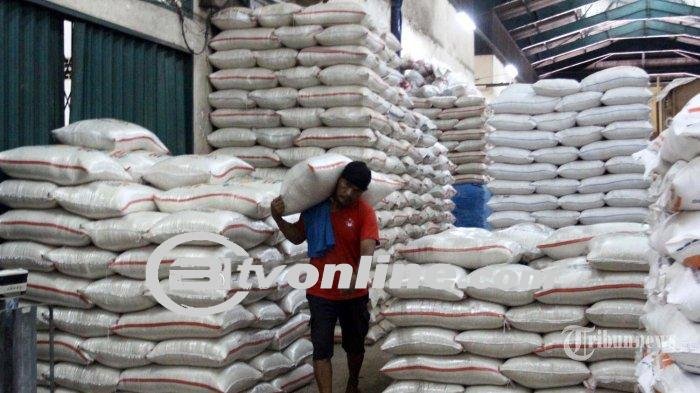 Bos Bulog Ungkap Alasan Harga Beras Masih Tinggi Meski Harga Gabah Turun