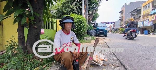 Tak Mau Mengemis, Kisah Perjuangan Tukang Gali Demi Bertahan Hidup