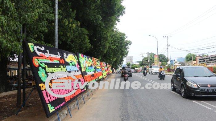 Mapolres Labuhanbatu Dipenuhi Papan Bunga Atas Keberhasilan Ungkap 53 Kasus Narkotika