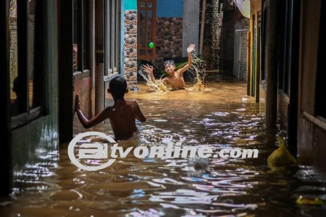 Banjir Kembali Landa Jakarta, Lebih dari 38 RT Terendam!