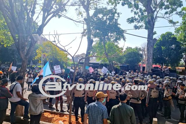 Polisi Bubarkan Demo “All Eyes on Papua” di Kota Denpasar: Konflik Pemicu Penangkapan