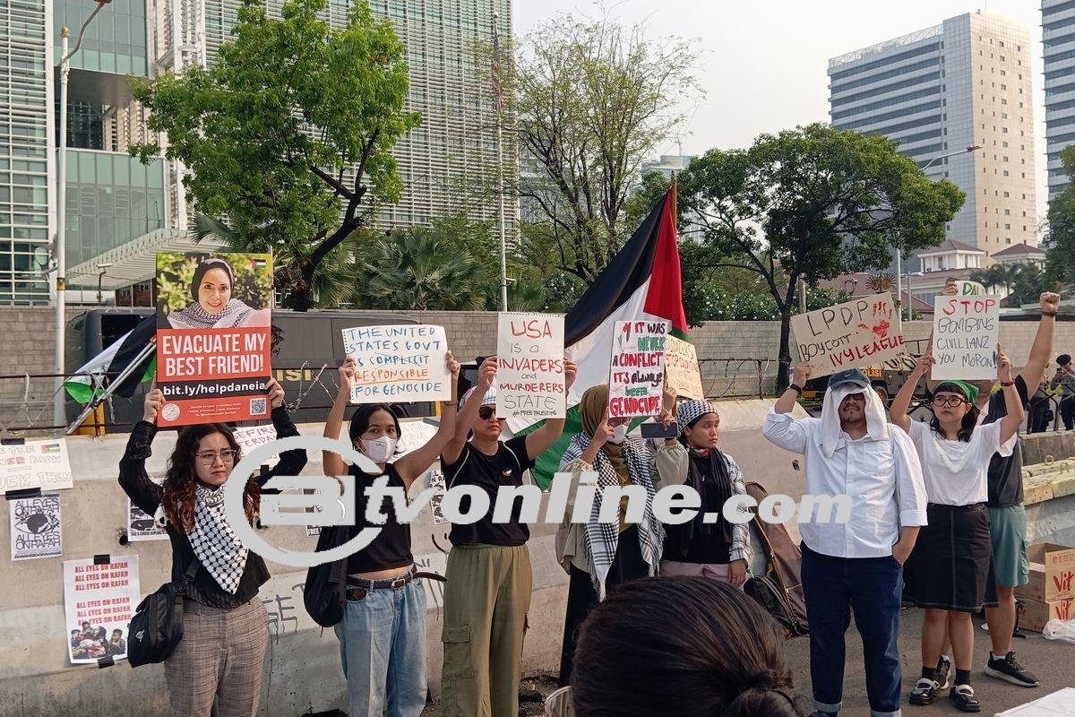 Suara Solidaritas di Depan Kedutaan Besar AS: Unjuk Rasa Massa Untuk Palestina