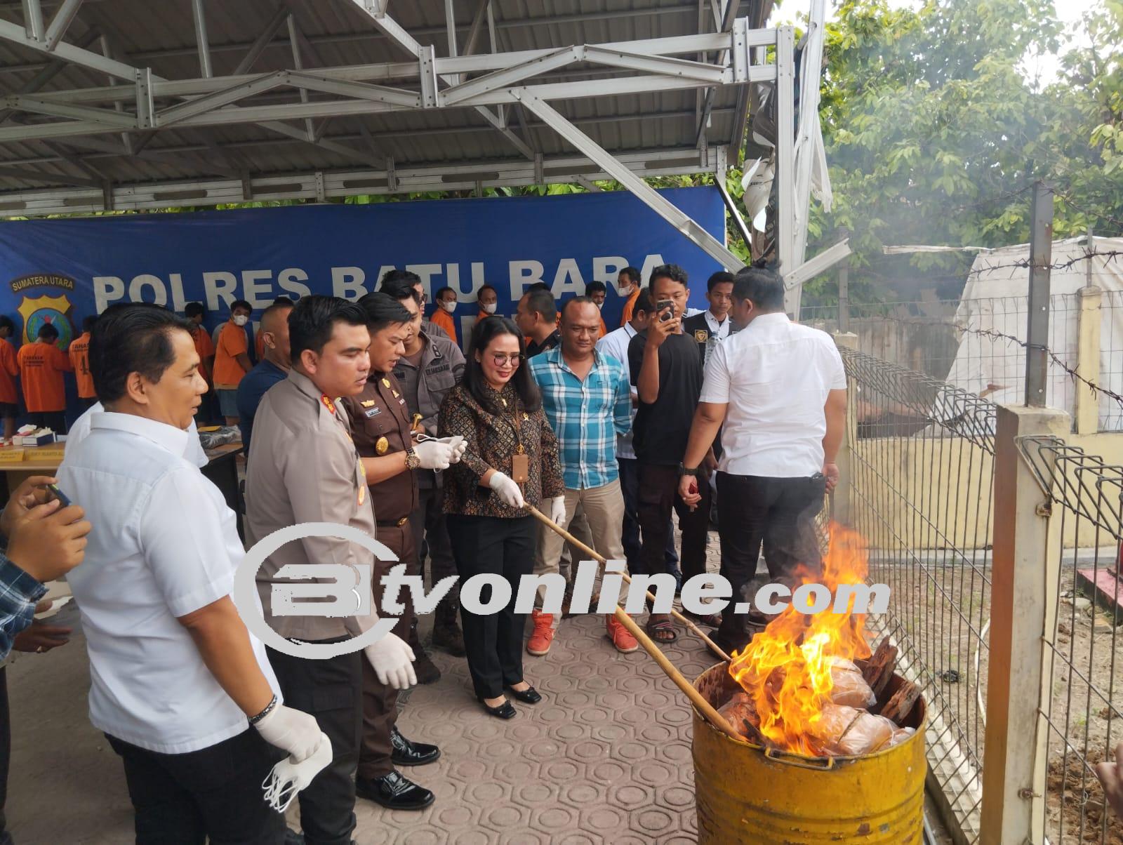 Kapolres Batubara Musnahkan Barang Bukti 7 Kg Ganja dan 375 Gram Sabu-sabu