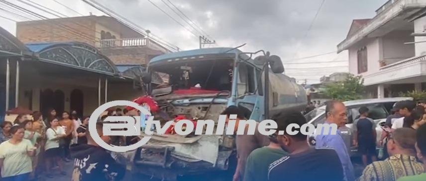 Truk Bermuatan CPO Alami Rem Blong, Tabrak Sejumlah Kendaraan di Pematangsiantar