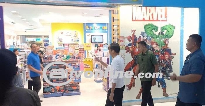 Jokowi Ajak Jan Ethes dan La Lembah Manah Berlibur di Solo Paragon Mall