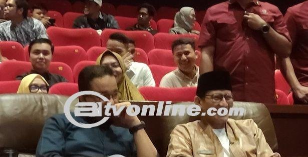 Anies Baswedan Bersalaman dengan Jusuf Kalla di Gala Premiere, Tertawa Bersama Sandiaga Uno