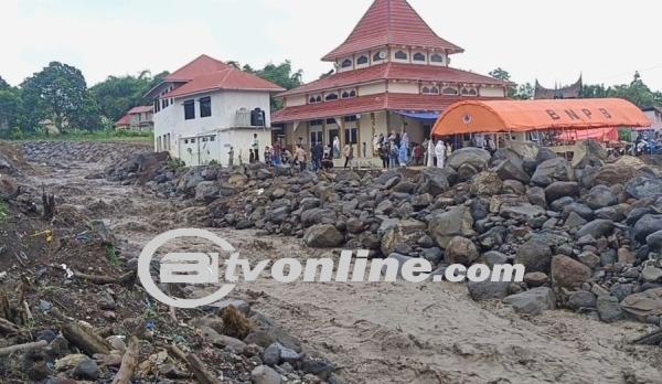 Ketegangan di Musala Annur Kasiak: Jamaah Panik Saat Air Sungai Naik Pada Salat Idul Adha