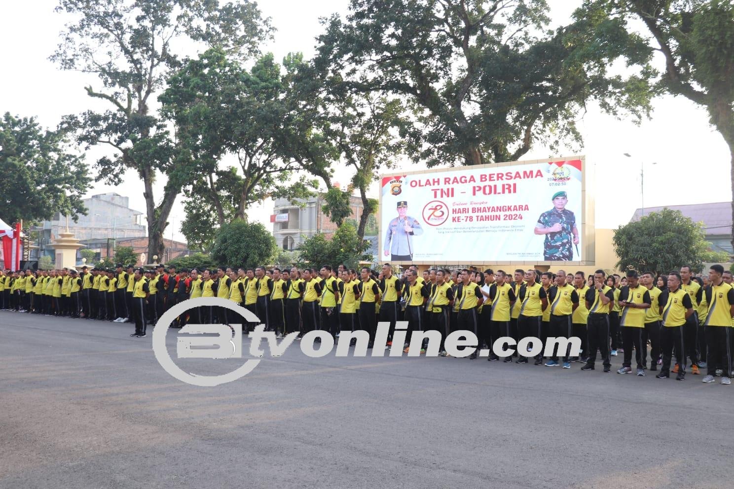 Polda Jambi dan Korem 042/Garuda Putih Melaksanakan Olahraga Bersama Dalam Rangka Menyambut Hari Bhayangkara ke-78 Tahun 2024