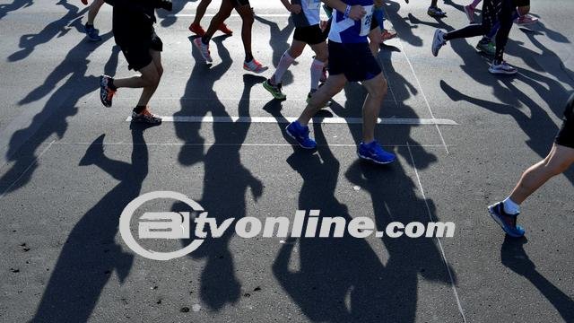 Wanita Ngaku Keluarga Jokowi Terobos Barikade Jakarta International Marathon?!