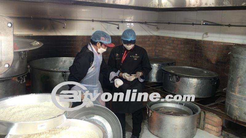 Dapur Jemaah di Arafah: Memasak Pakai Kayu dan Sajikan 3.000 Porsi Sehari untuk Jemaah Haji Indonesia