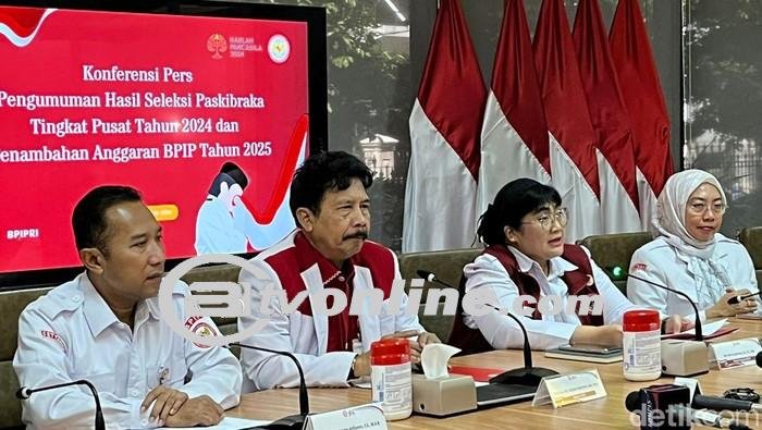 Persiapan Megah Upacara HUT RI 78 Tahun: Paskibraka Dipersiapkan dengan Ketat