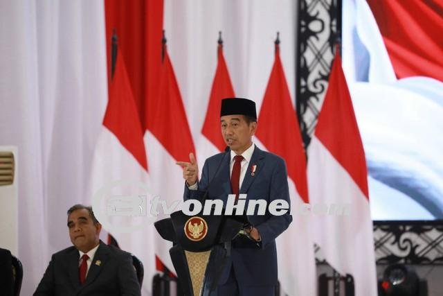 Jokowi Ingatkan Perwira TNI-Polri soal Ancaman Revolusi 4.0 Industri hingga AI