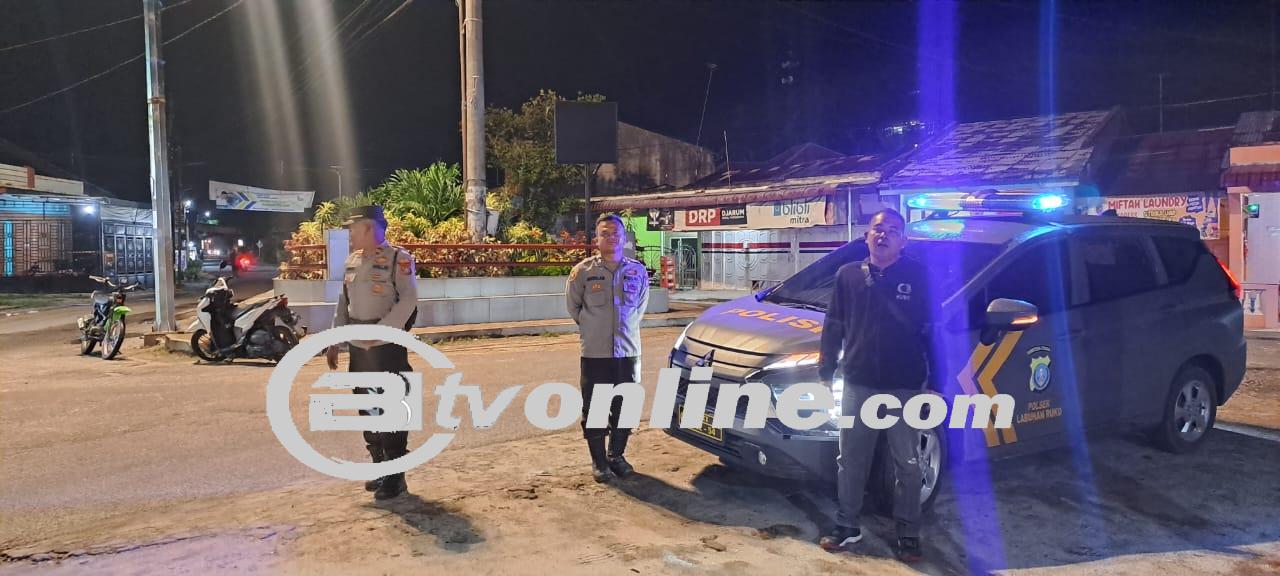 Pastikan Keamanan Diwilayahnya,Polsek Labuhan Ruku Lakukan Patroli 