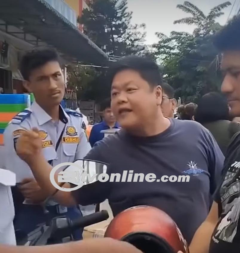 Kejamnya Dishub Medan,Usir Masyarakat yang Parkir di Depan Rumah Tanpa Stiker Berlangganan