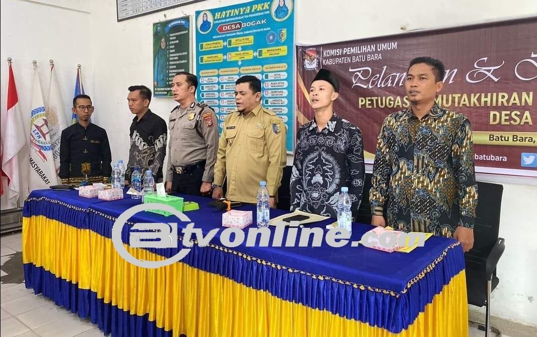Personil Polsek Labuhan Ruku Hadiri Pelantikan Panitia Pemuktahiran Data Pemilu (PANTARLIH) Pilkada 2024 di Desa Bogak