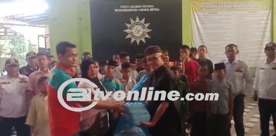 Pokdarkamtibmas dan Komunitas Teknisi HP Berlian Crew Berbagi Kebahagiaan di Tahun Baru Islam