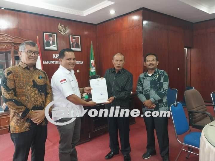 Bupati Sampaikan Rancangan KUA dan PPAS ke DPRD Humbahas