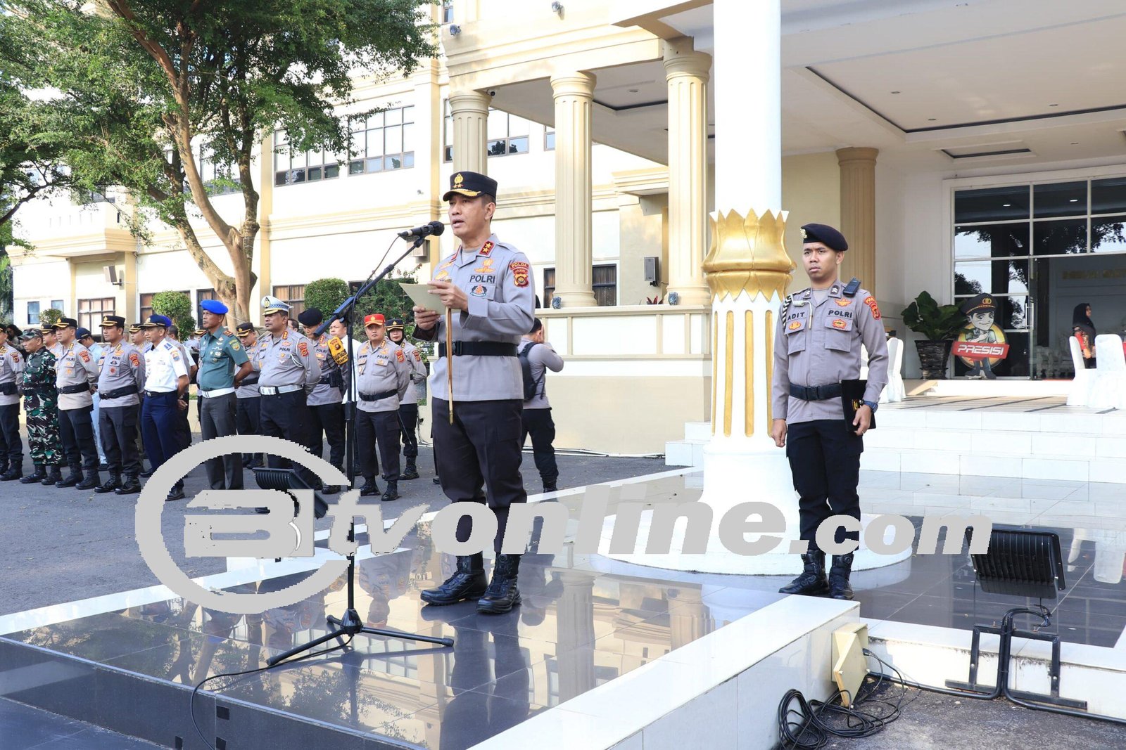 Kapolda Jambi Pimpin Apel Gelar Pasukan Operasi Patuh 2024: Meningkatkan Keselamatan Lalu Lintas dan Kedisiplinan Masyarakat