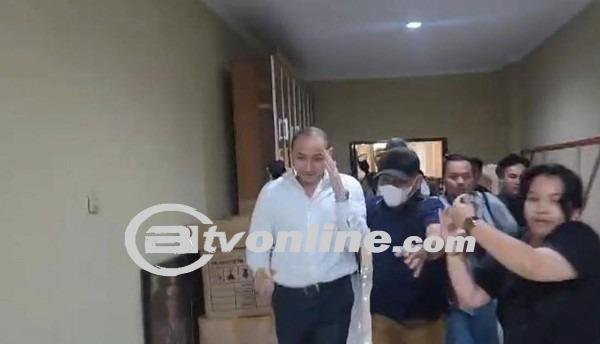 Tiko Pradipta Aryawardhana Lari Terbirit-birit Setelah Diperiksa Polisi? Terkait Kasus Penggelapan Dana 6,9 Miliar!