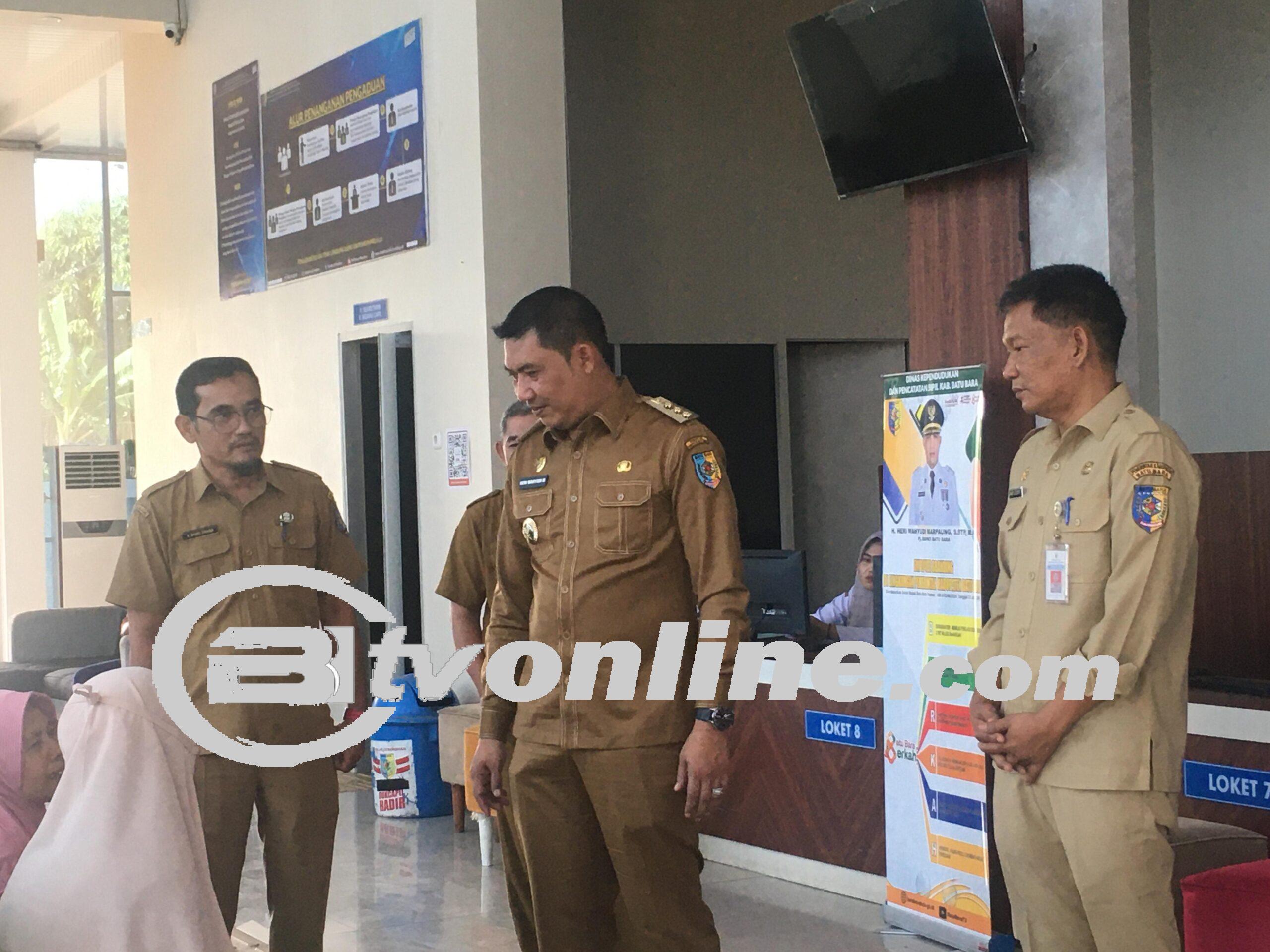 Pj Bupati Batu Bara Tinjau Pelayanan Administrasi Kependudukan di Disdukcapil