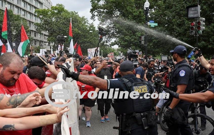 Polisi Kerahkan Semprotan Merica Bubarkan Pengunjuk Rasa Perang Gaza saat Netanyahu Pidato di Depan Kongres AS