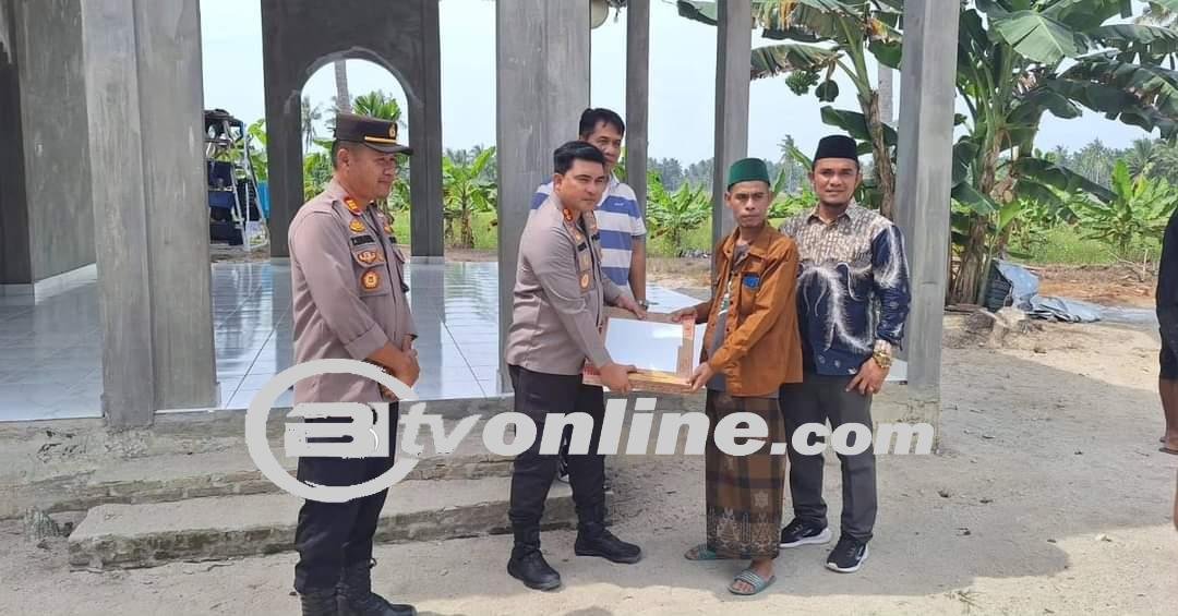Kapolres Batu Bara Berikan Bantuan Keramik Untuk Pondok Pesantren Tarbiyah Islamiah AL ITQON