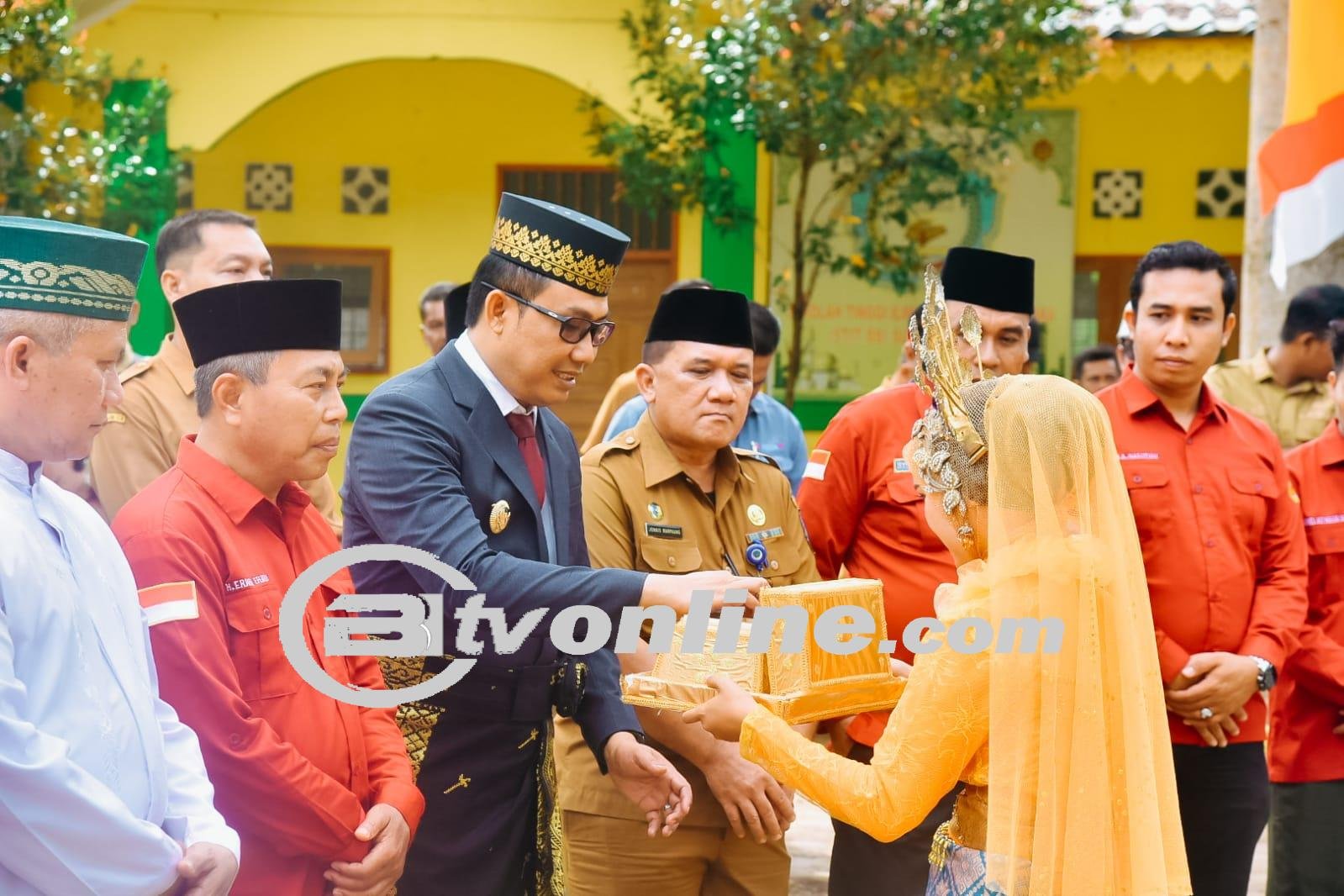 Pj. Bupati Heri Wahyudi Lepas 98 Mahasiswa/i PEMA & KKN STIT Batu Bara