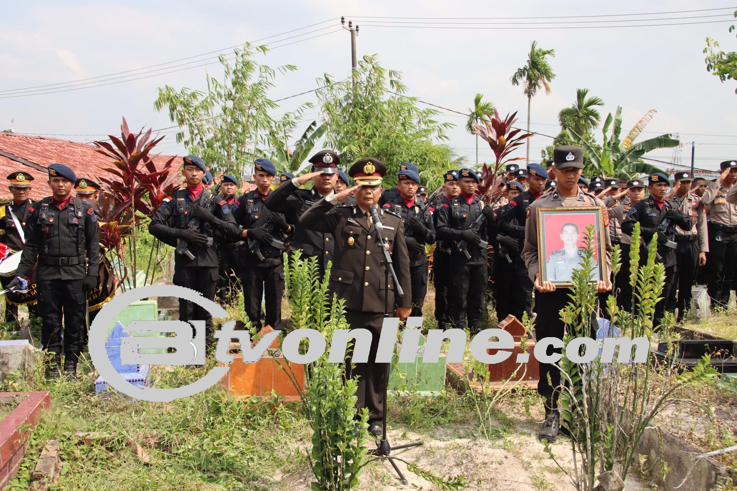 Pemakaman Jenazah Anggota Polri Alm Akp Hilman (Perwira Polda NTT).