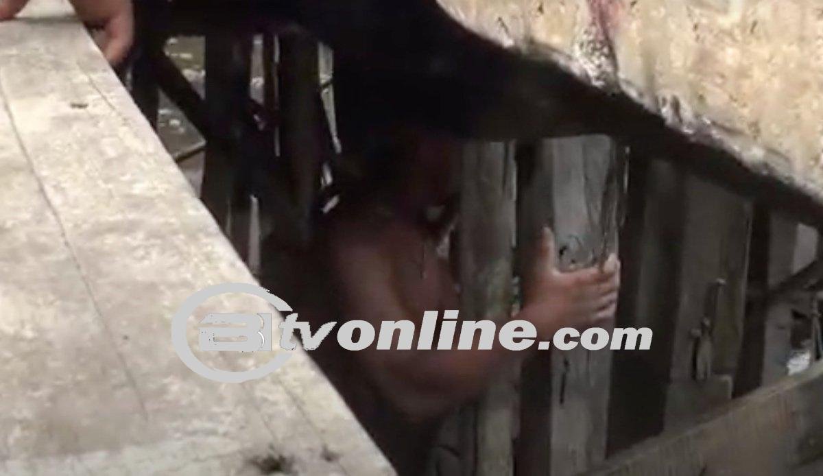 Diduga Mabuk Kecubung! Pria Ini Makan Tanah dan Minum Air Comberan