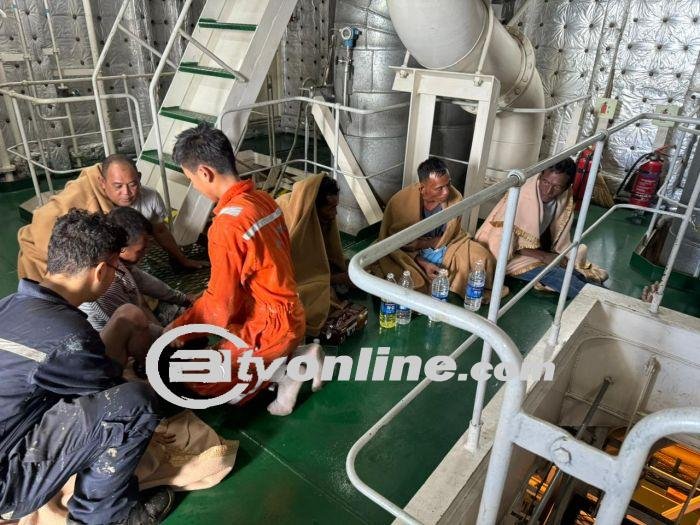 Terombang-ambing di Selat Malaka Sehari Semalam, 5 Nelayan Berhasil Dievakuasi