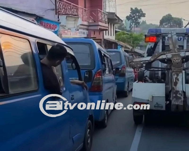 Viral! Angkot Ngetem Sembarangan di Jagakarsa, Sudinhub Jaksel Ambil Tindakan