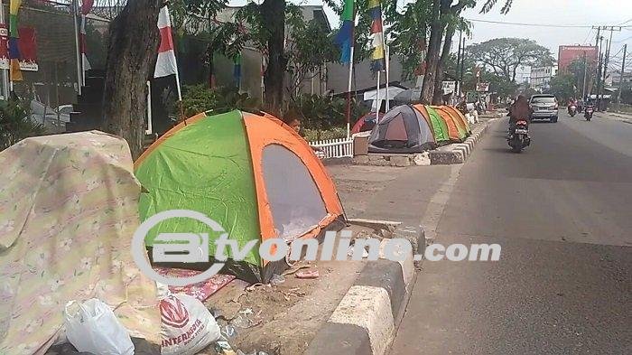 WNA Pengungsi Pencari Suaka Didirikan Tenda di Trotoar Jakarta, Kemenlu RI: Ancaman Hukum Menanti?