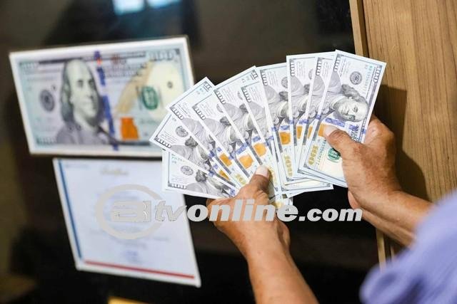 Rupiah Terus Melemah Sejak Pagi, Efek Pembahasan RUU Pilkada?