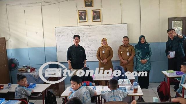 Gibran Rakabuming Raka Tinjau Uji Coba Makan Bergizi Gratis di SDN Tangerang 4