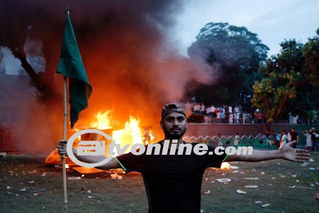 Pendukung PM Sheikh Hasina Dipukul Massa!