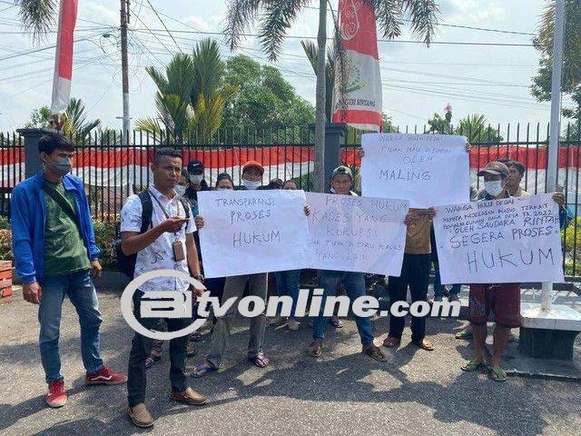 Diduga Korupsi Dana Desa, Kejari Sintang Tahan Kades Hulu Dedai