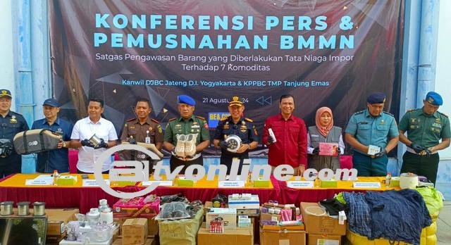 Bea Cukai Jateng DIY Sita 12 Kontainer Pakaian Bekas Asal China dan Malaysia