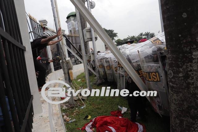 YLBHI Ungkap 51 Pengaduan Kekerasan Polisi Terhadap Demonstran Dalam Aksi RUU Pilkada di DPR