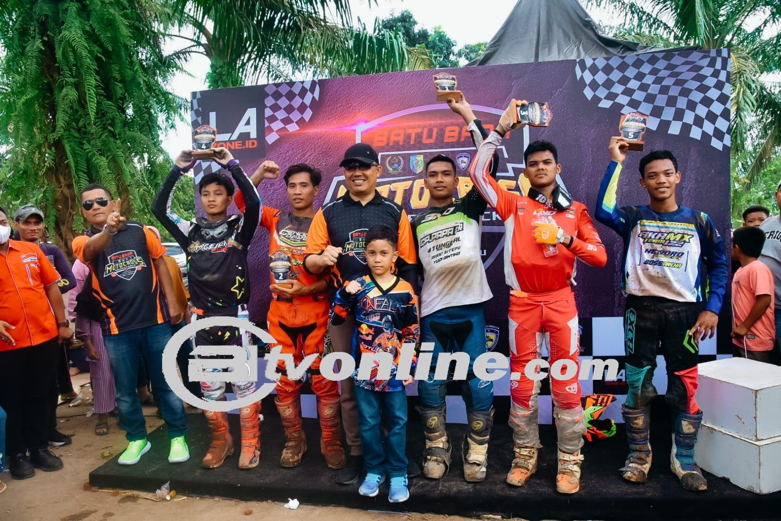 Tutup Kejuaraan Motocross dan Grass Track, Pj. Bupati Heri: “Ini Arena yang Tepat Salurkan Bakat