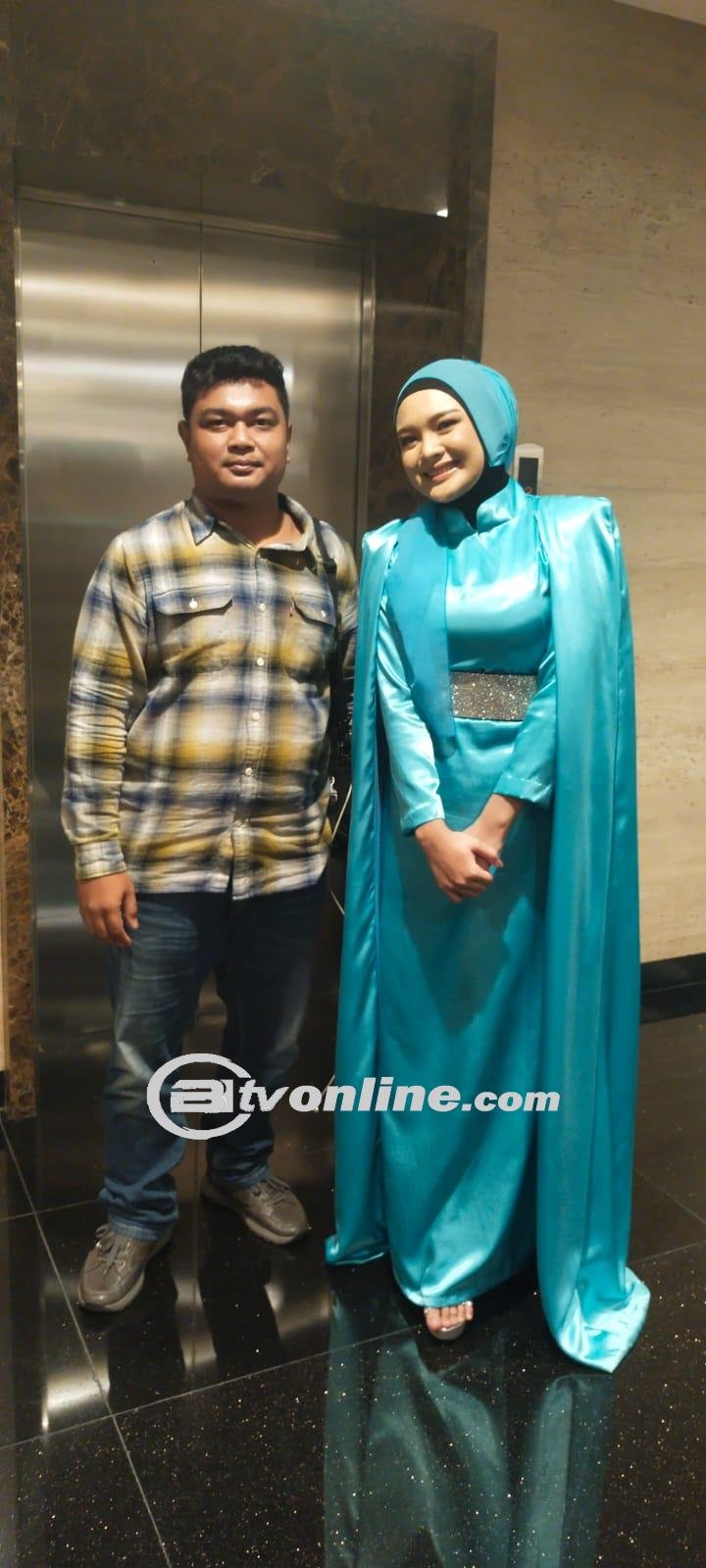 Ariswan Pengarah dan Team Teknis Mengangkat Batang Terendam Beri Support Nabila Puteri Harahap Kontestan Swara Bintang MNCTV