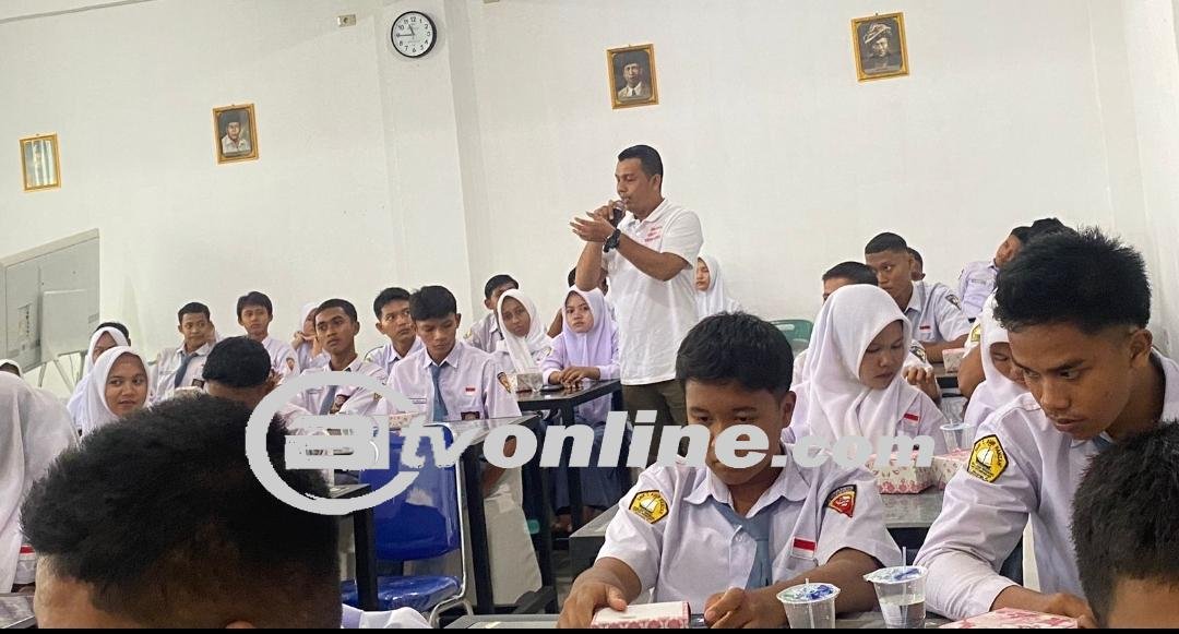 Kasat Narkoba Polres Batubara Sosialisasikan Bahaya Narkoba di SMK Tengku Amir Hamzah