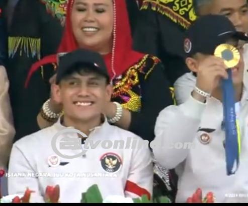 Momen Veddriq dan Rizki Pamer Medali Emas Olimpiade pada Upacara HUT RI di IKN
