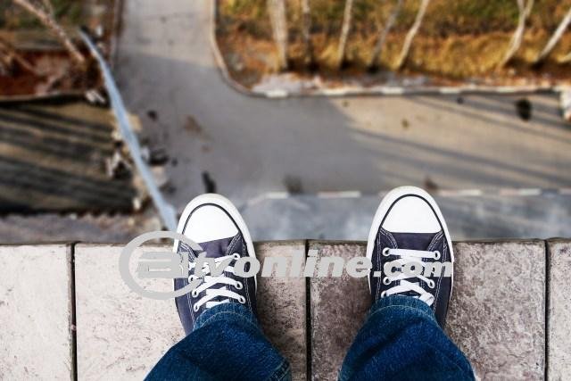 Wanita Berinisial LD Ditemukan Tewas Bunuh Diri Dengan Loncat di Atas Gedung Glodok Plaza, Diduga Terlilit Utang!