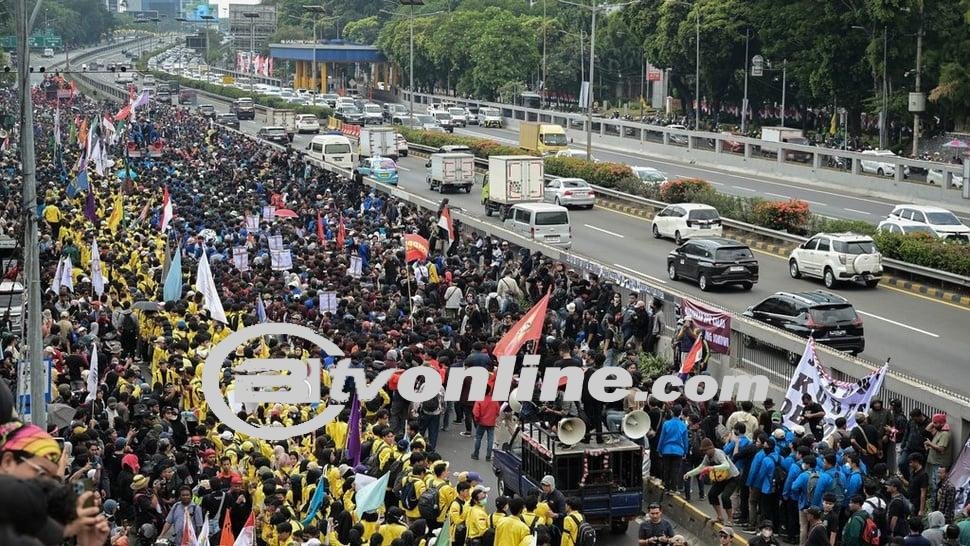 Polisi Jerat Pendemo Kawal Putusan MK Dengan Pasal Penghinaan Presiden