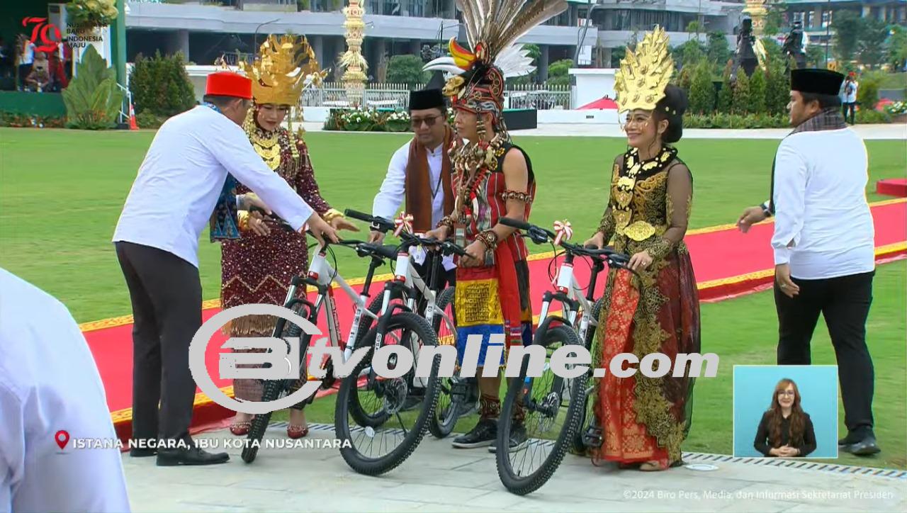 Perayaan HUT ke-79 RI di Ibu Kota Nusantara (IKN) Dihiasi Busana Adat, Pemenang Terbaik Dapat Hadiah Sepeda dari Presiden Jokowi