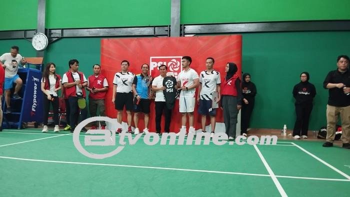 Kaesang Pangarep Serahkan Surat Rekomendasi Dukungan Untuk 11 Calon Kepala Daerah Pilkada 2024 di Acara Bulu Tangkis