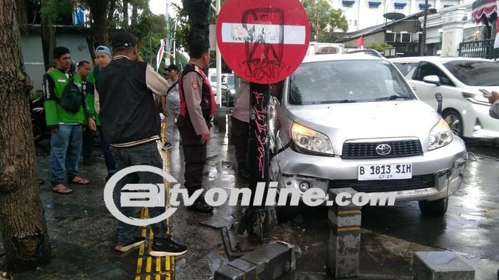 Bocah 9 Tahun Nyetir Toyota Rush Hingga Nabrak! Pelajaran Penting Bagi Orang Tua
